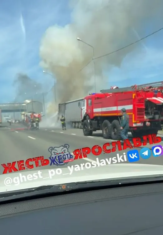 На&nbsp;М‑8&nbsp;в&nbsp;Ярославском округе загорелась фура в&nbsp;районе Подвязново
