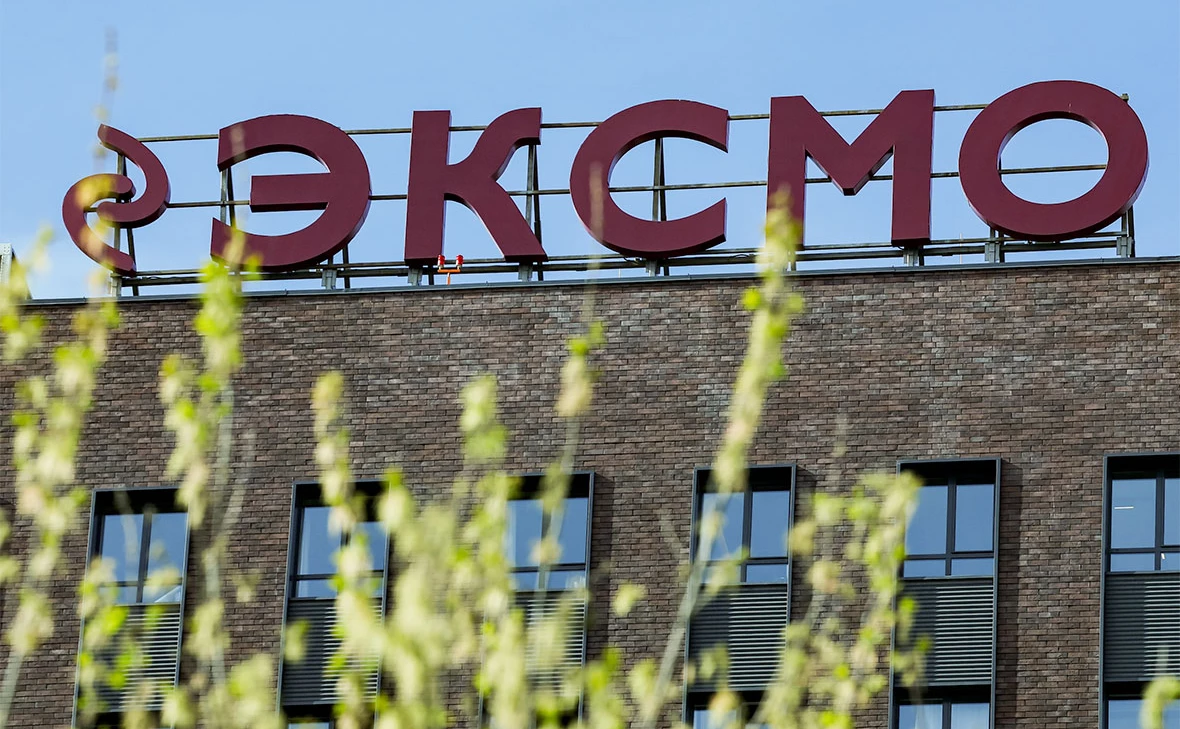 Бывший директор Popcorn Books Дмитрий Протопопов и другие фигуранты дела об «экстремистской организации» рассчитывают на более мягкий приговор после досудебного соглашения с прокуратурой. Трое экс-сотрудников издательства свыше года находятся под домашним арестом, им грозит до 12 лет лишения свободы.