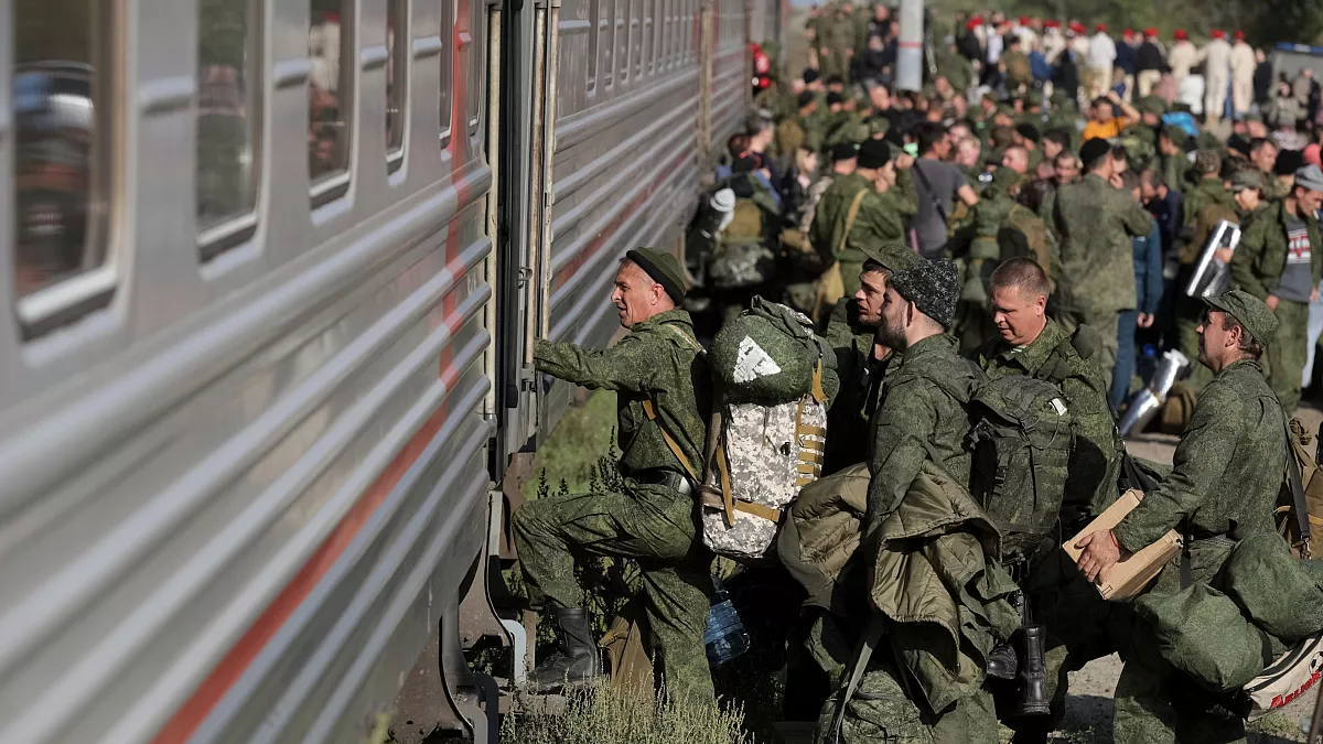 В проекте приказа прокуроры получат право проверять ведение воинского учёта у органов власти, работодателей и учебных заведений, а также контроль передачи данных и предоставления броней в период мобилизации.