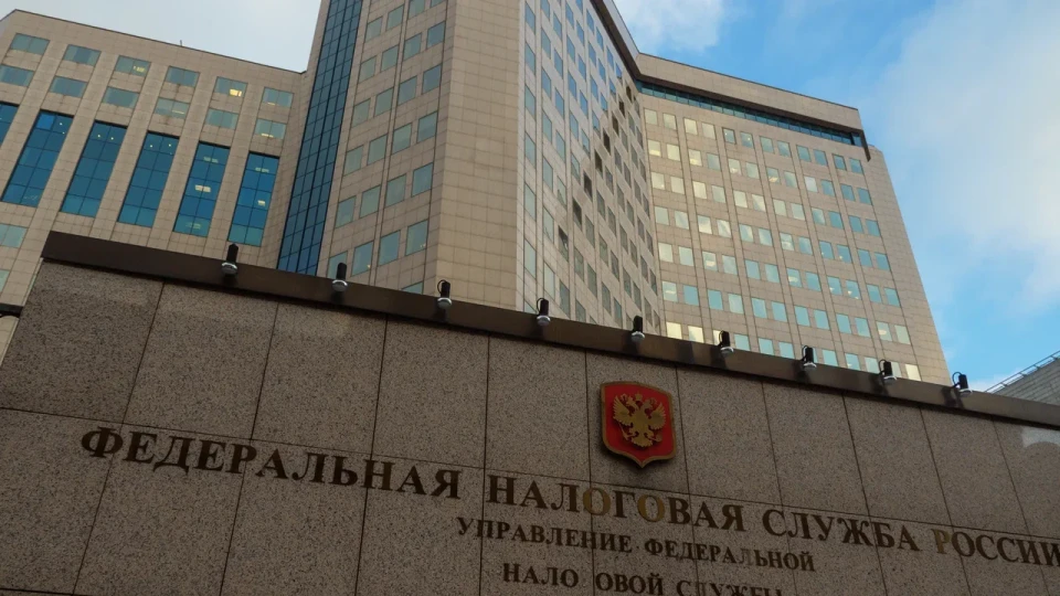 Налоговые органы активнее отслеживают случаи закрытия и повторного открытия ИП, которые используют для ухода от НДС. Бизнесу угрожают доначисления, пени и штрафы на фоне роста дефицита бюджета.