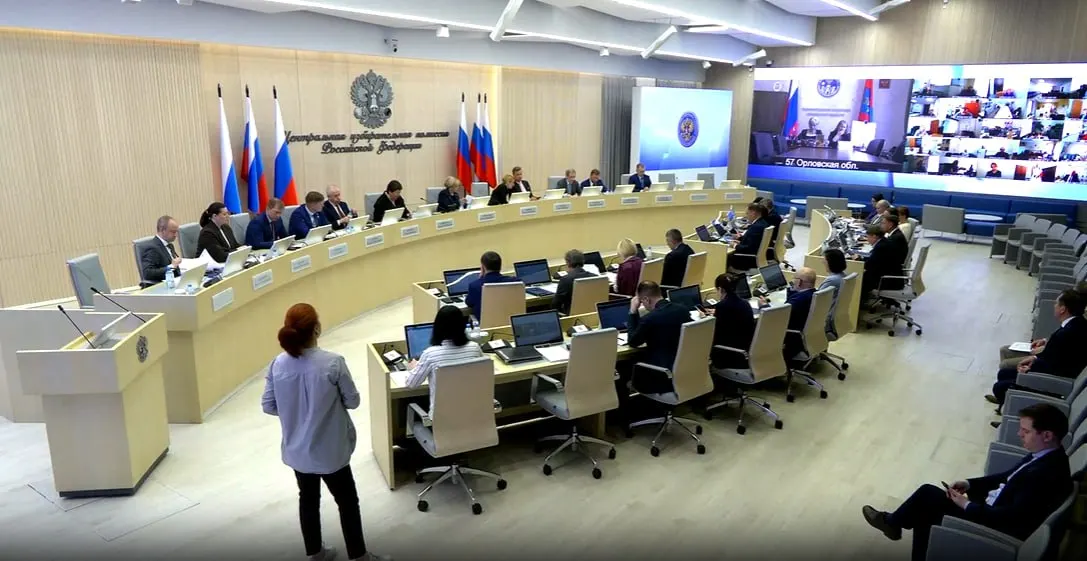 На заседании ЦИК рассмотрели 17 вопросов: передача мандата, кадровые назначения в региональных избиркомах, изменения в порядке публикации опросов и иные решения по подготовке выборов в Госдуму.
