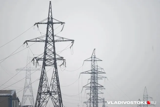 Правительство утвердило прогноз Минэкономразвития: с октября 2026 года начнётся поэтапное повышение тарифов для населения Приморья, которое приведёт к росту стоимости электроэнергии до примерно 8,04 рубля за кВт·ч к 2029 году.