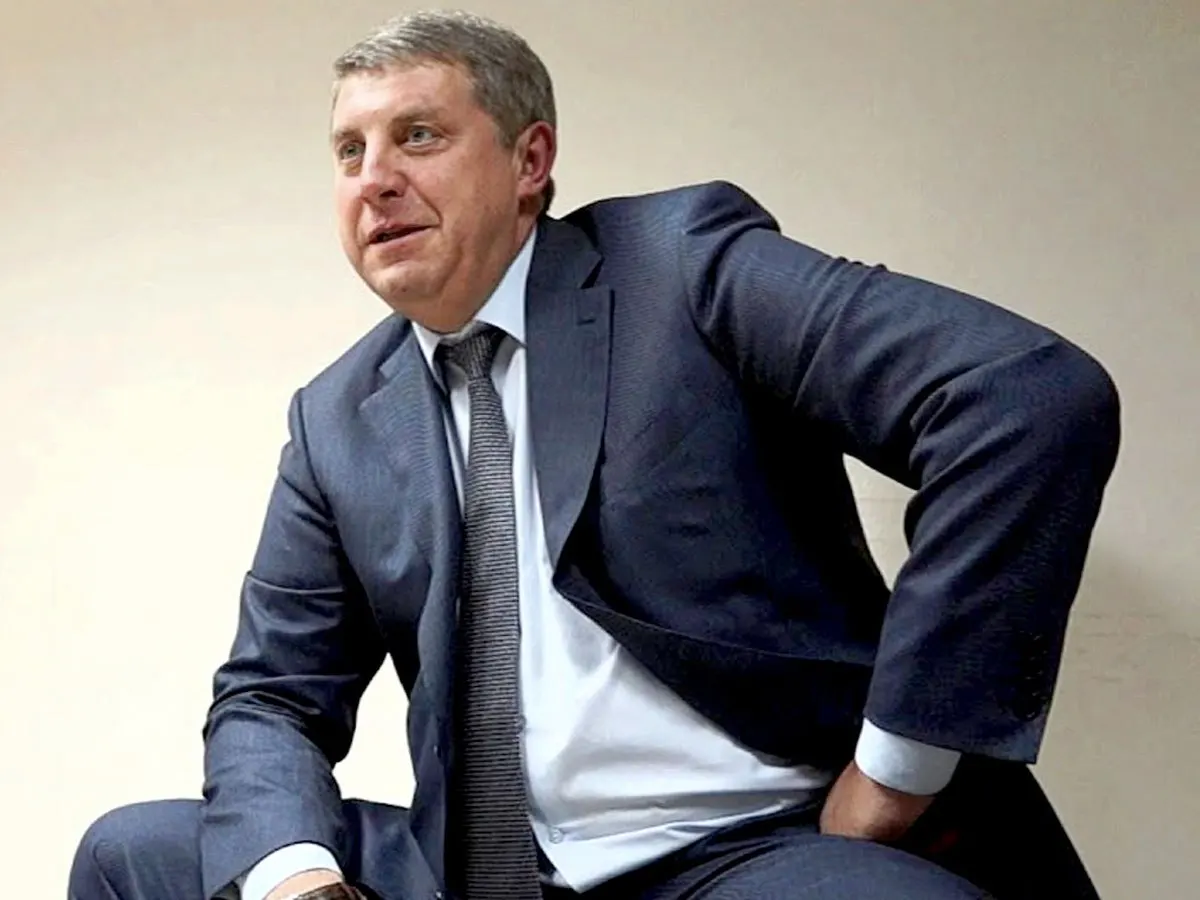 На церемонии представления врио губернатора сообщили, что президент вручил Александру Богомазу орден Александра Невского. Ранее 13 мая в отставку ушли губернаторы Брянской и Белгородской областей.