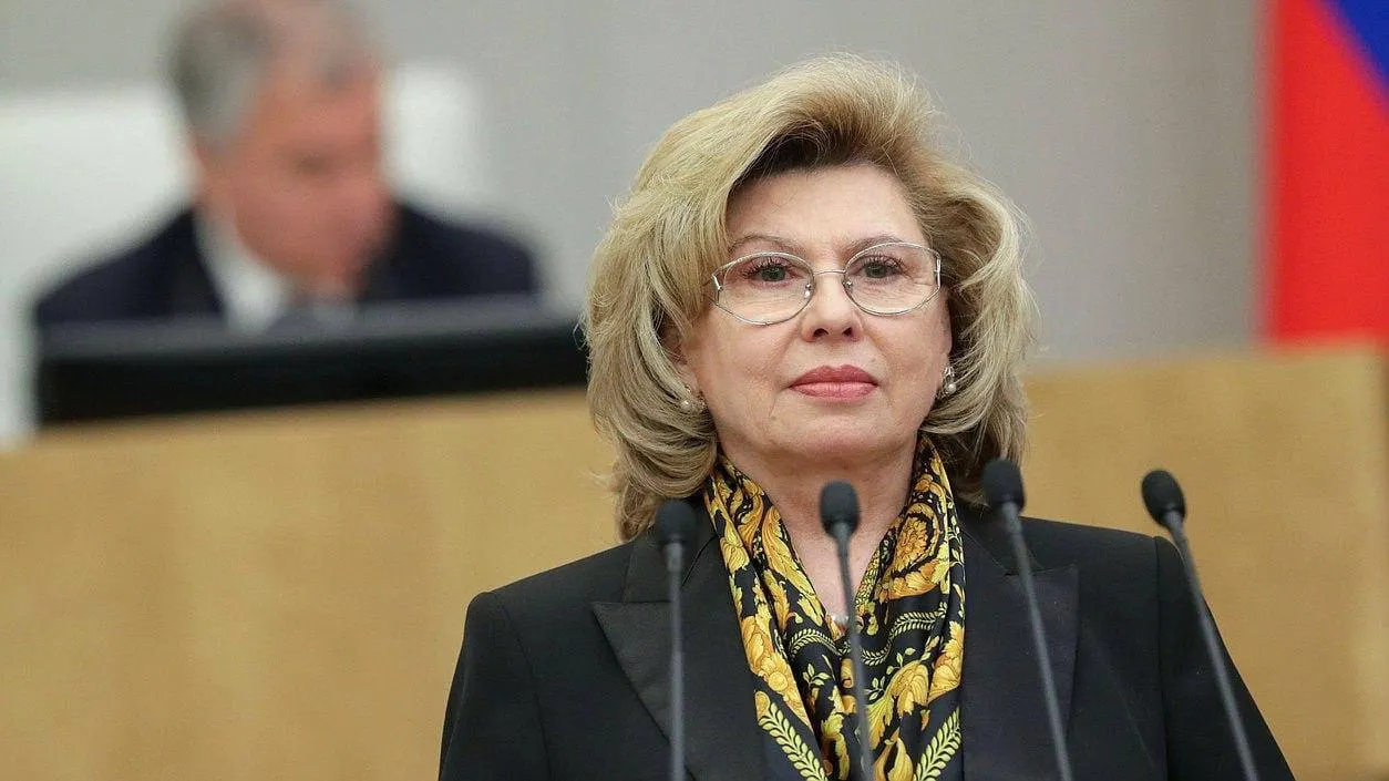 Москалькова ушла с должности после двух сроков — десяти лет. За это время роль омбудсмена в России заметно изменилась: акцент сместился в сторону социальной поддержки участников «СВО» и решения бытовых проблем, на фоне выхода из ряда международных соглашений по правам человека.