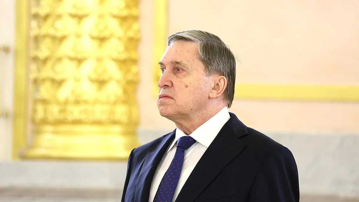 Помощник руководителя страны заявил, что конфликт не завершится, пока украинские силы не покинут Донбасс. По его словам, переговорные раунды не приведут к миру без этого шага; США, по его словам, продолжают попытки посредничества. Ранее президент говорили о готовности встретиться с Зеленским при условии итоговых договорённостей.