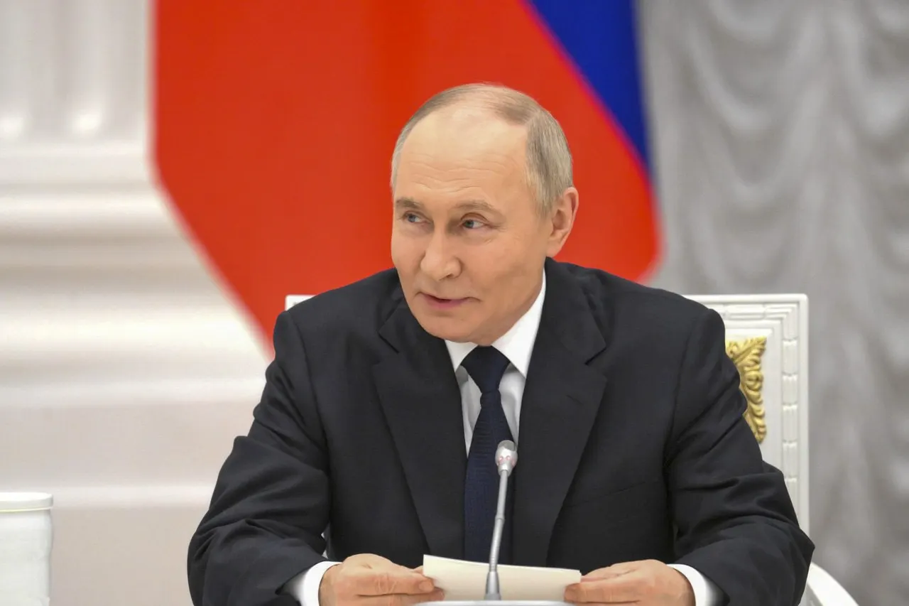 В ответ на заявление министра иностранных дел Литвы президент заявил, что Москва располагает всеми необходимыми ресурсами для защиты Калининградской области и способна нанести ответный удар по тем, кто попытается посягнуть на военные объекты региона.