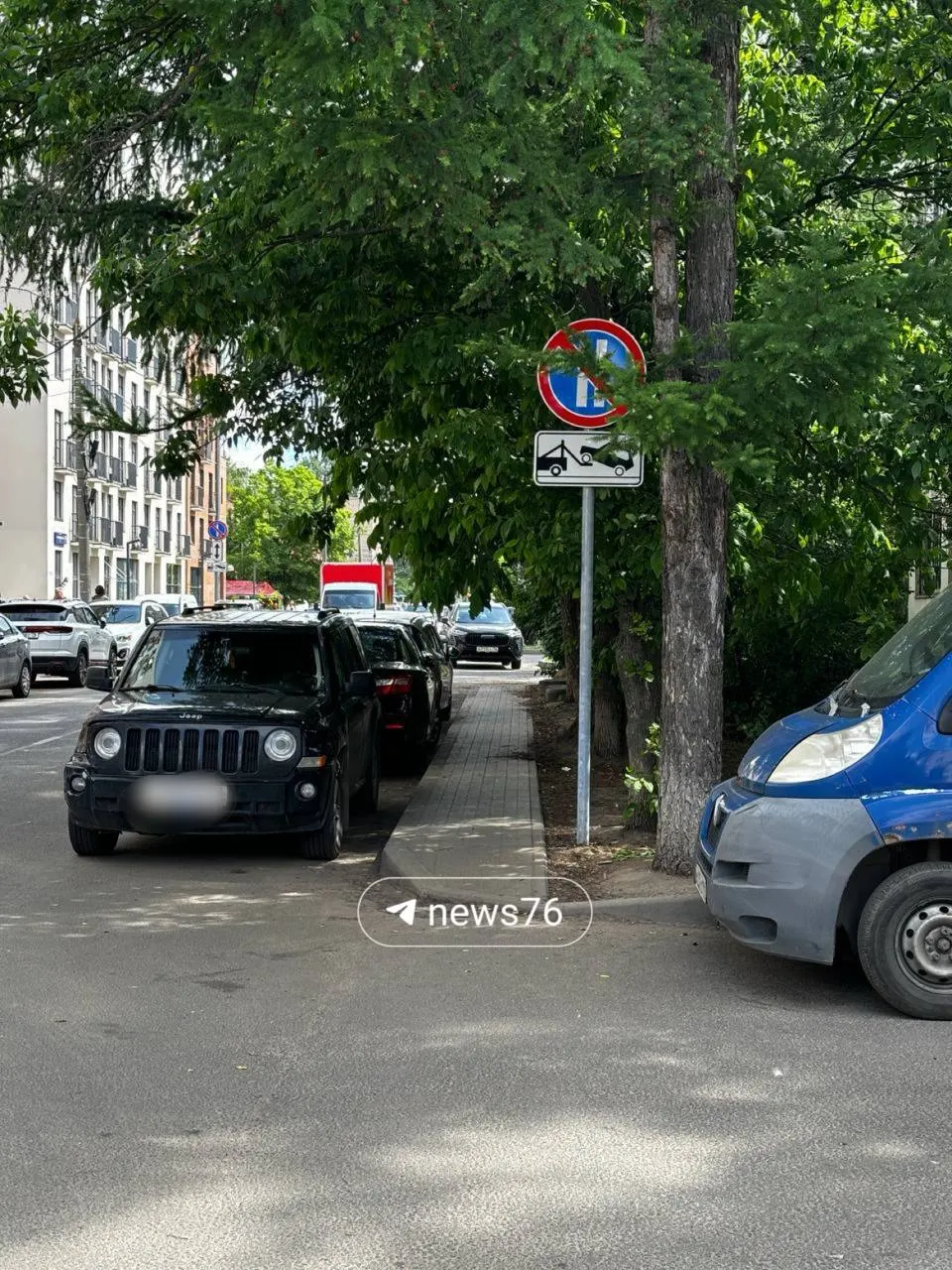 С 1 июня на участке от улицы Городской вал до Полиграфической введён режим чередования парковки по чётным и нечётным дням. Мэрия объясняет решение соображениями безопасности и содержания дорог.