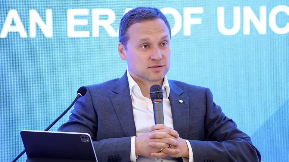 Вице‑председатель правления Сбербанка предупредил, что ужесточение налогового контроля и рост налоговой нагрузки ведут к увеличению наличности в обращении и оттоку средств из банковской системы.