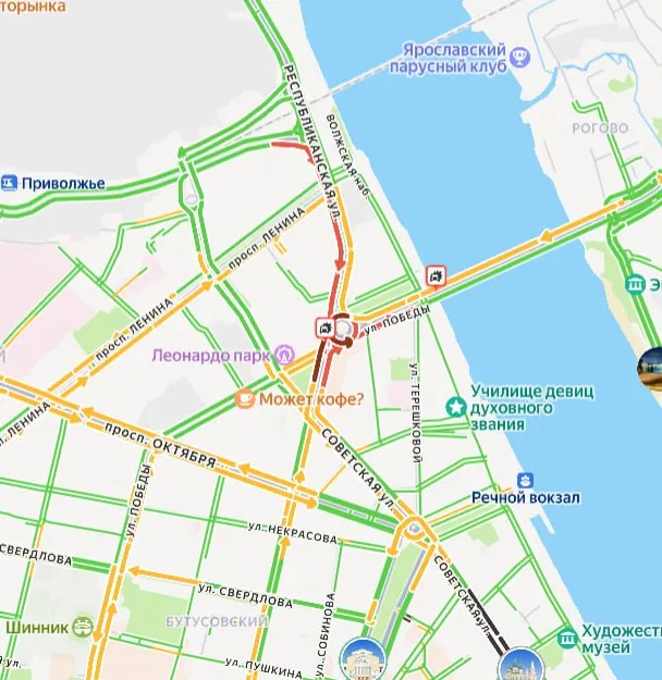 На подъезде к Октябрьскому мосту образовались заторы: на карте отмечены два ДТП. Очевидцев просят присылать фото и видео.