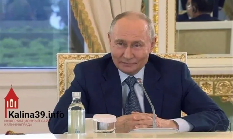 На ПМЭФ президент сообщил, что реальные доходы населения выросли более чем на 28%, а реальные зарплаты — свыше 25%. В то же время граждане жалуются на рост цен на продукты, топливо, ЖКУ и жильё.