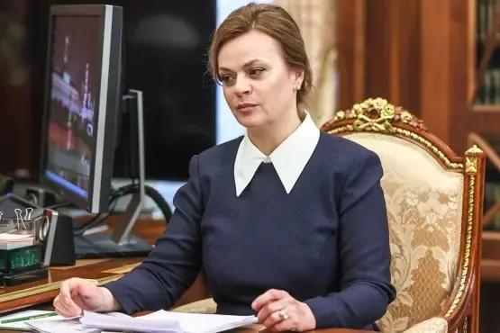 Анна Цивилева, статс‑секретарь — заместитель министра обороны и председатель фонда «Защитники Отечества», назначена в президиум Совета. По данным расследования, она является двоюродной племянницей президента. Ранее фонду были расширены полномочия по поддержке дополнительных категорий ветеранов боевых действий.