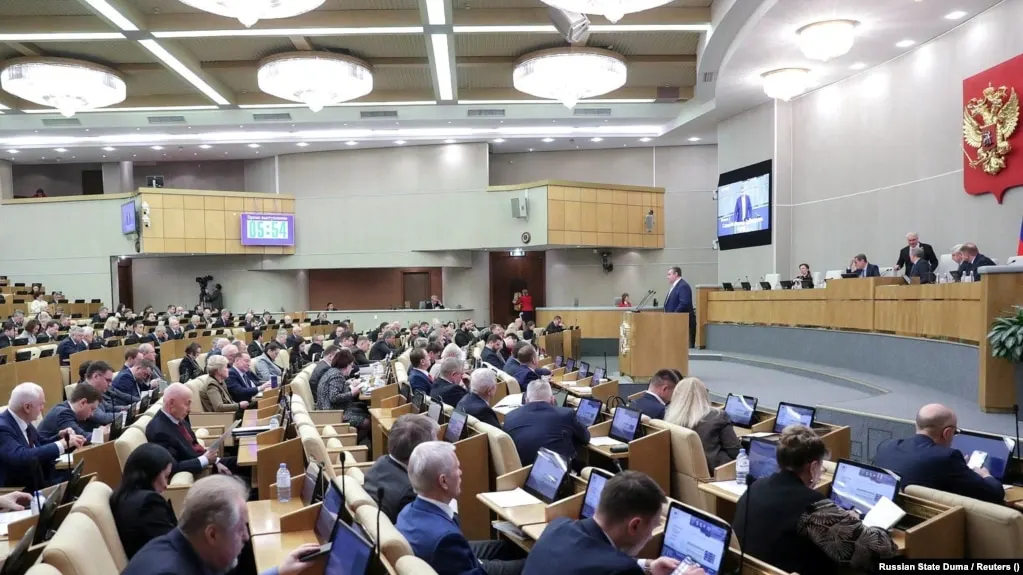 Поправки предлагают запреты на получение консульских услуг, распоряжение деньгами и имуществом в России; вводятся дополнительные ограничения и быстрый порядок вступления в силу.