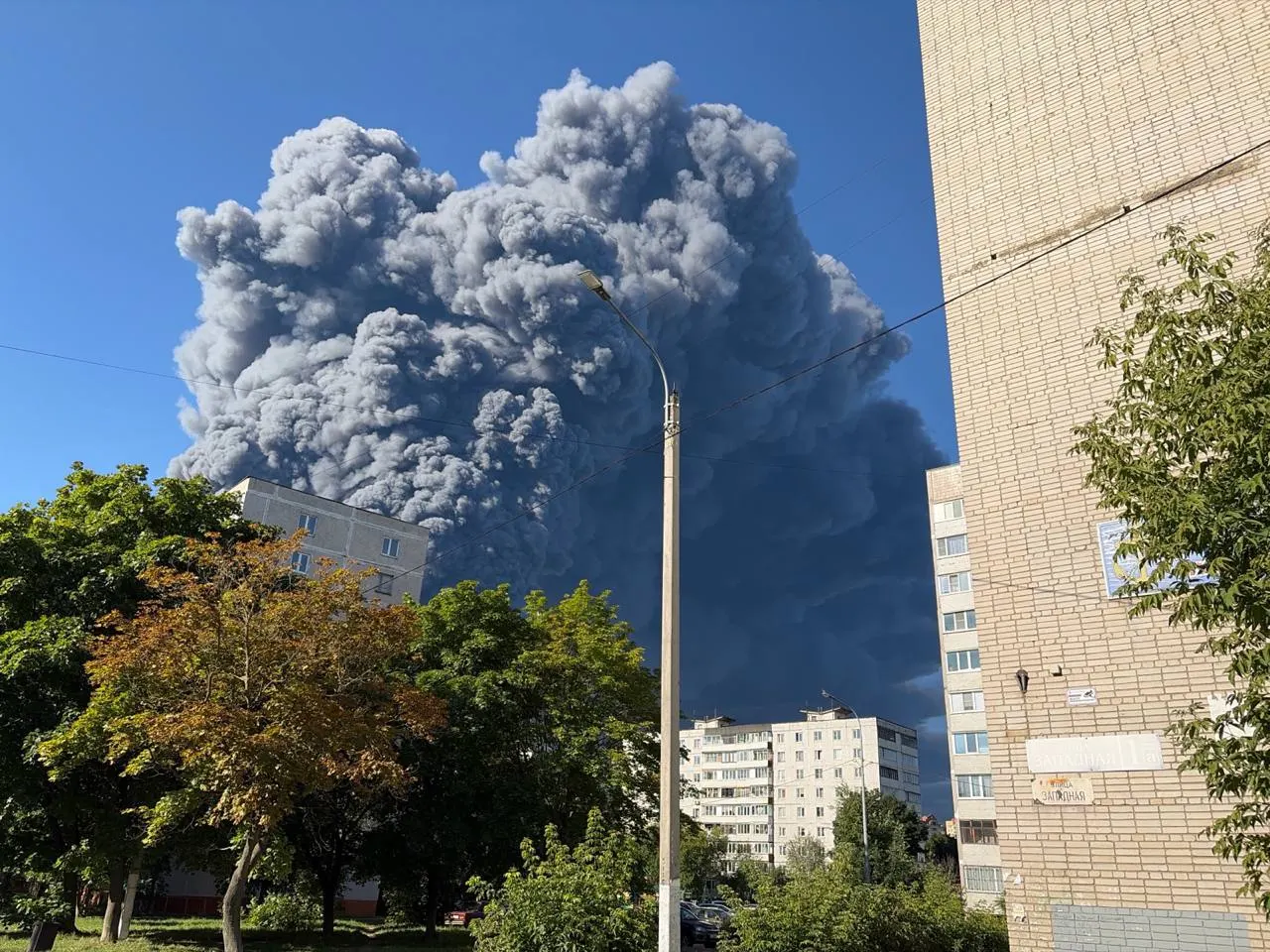 Ночью в Тамбовской области и Подмосковье поражены логистические центры: в Котовске семь погибших и десятки раненых, в Ногинске и Электростали — возгорания и пострадавшие.