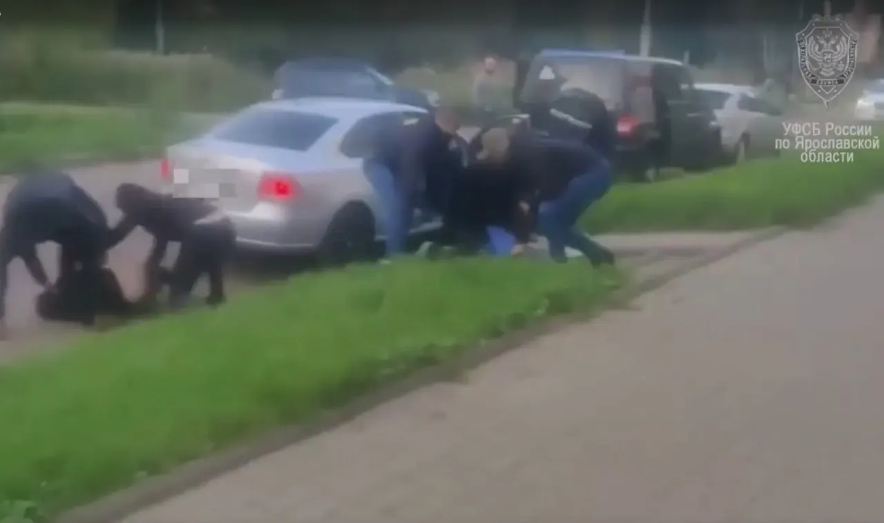 Мужчине, приговорённому к 11 годам за попытку поджечь телеком-вышку в Дзержинском районе, предъявили новые обвинения — публичные призывы к экстремистской деятельности и участие в экстремистской организации.