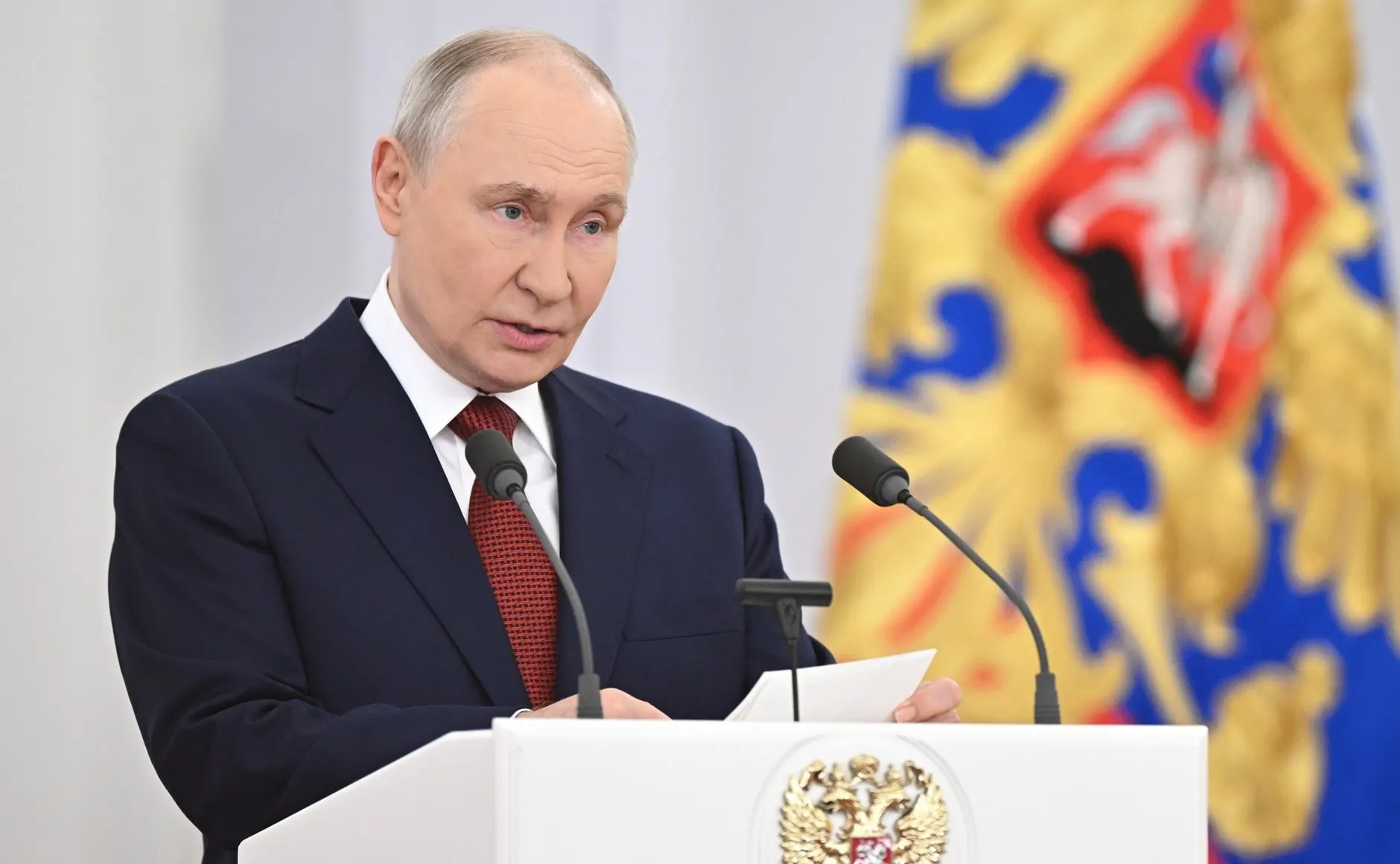 На встрече с парламентариями президент обозначил цели в СВО, прокомментировал санкции Запада, озвучил бюджетные приоритеты на ближайшие годы и подчеркнул ориентированность решений на интересы граждан.