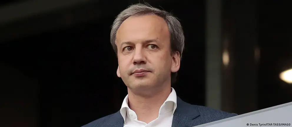 Аркадий Дворкович объявил о намерении оспорить включение в санкционный список ЕС и временно отказался от обязанностей президента Международной шахматной федерации до завершения судебного процесса.