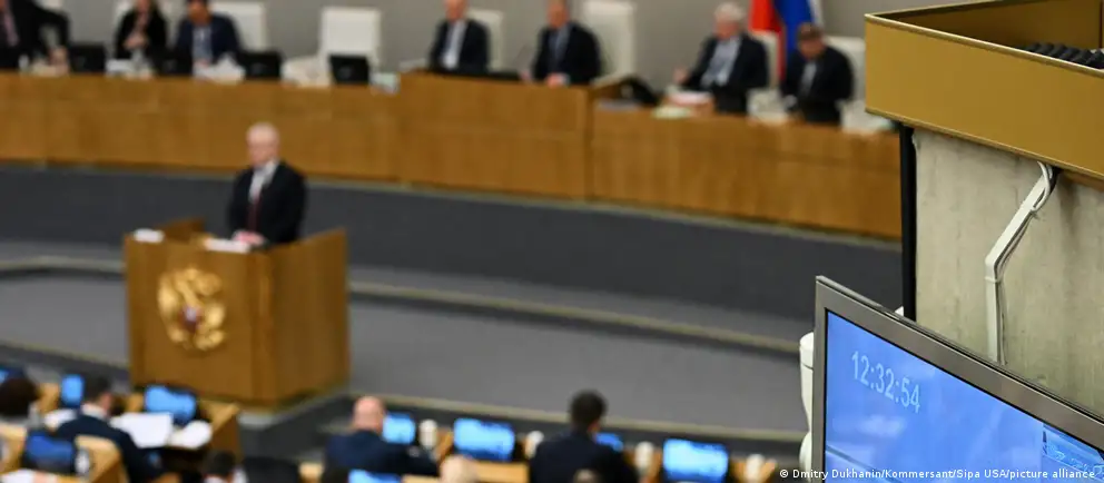 Депутаты планируют ввести пакет мер против граждан РФ, находящихся за границей, включая приостановку регистрации прав на недвижимость и создание публичного реестра.