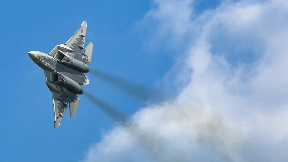 Министерство потребовало перечислить полную стоимость госконтракта по проекту «Дисплей‑И7» — 257,1 млн рублей — из‑за просрочки, по состоянию на май 2026 года работы не завершены, просрочка достигла шести с половиной лет.