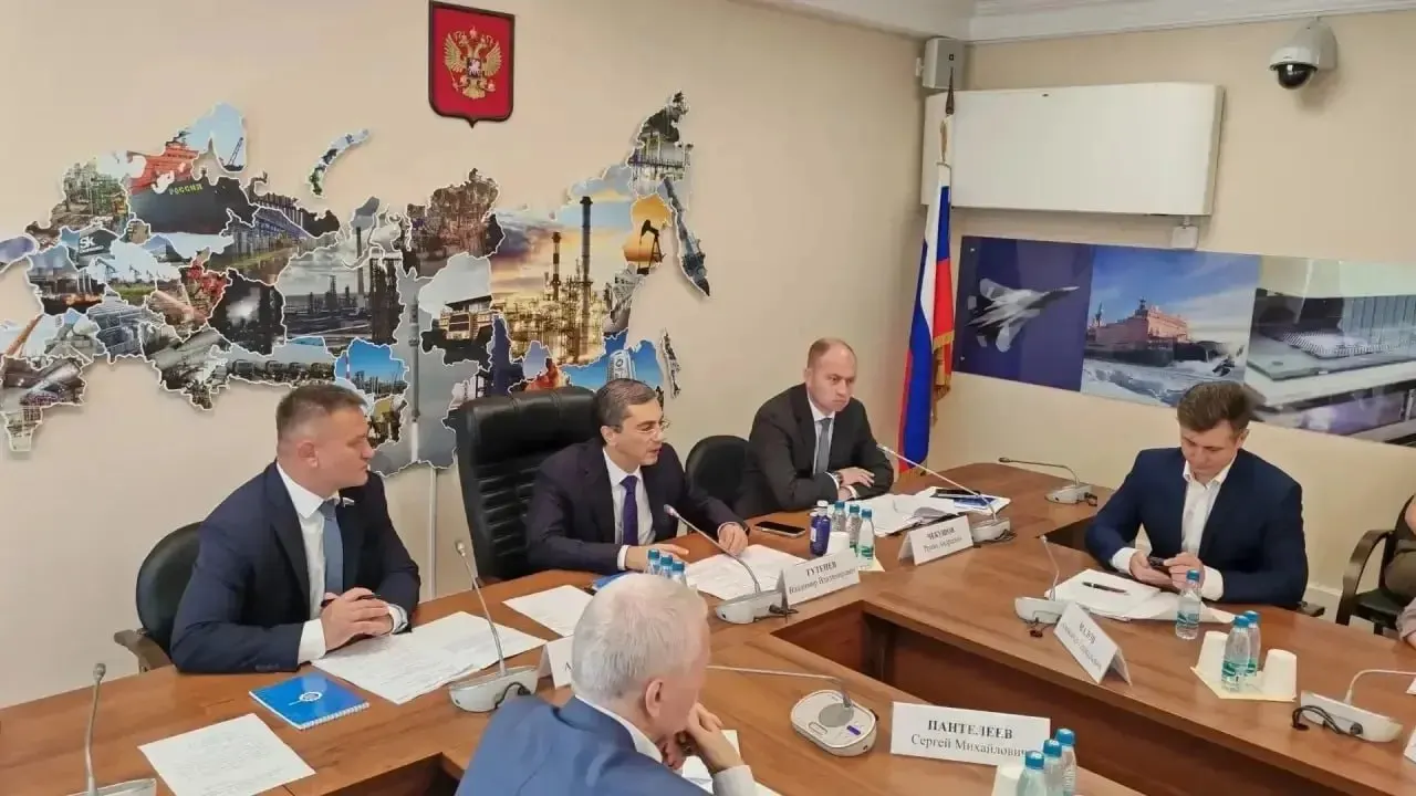 Законопроект предполагает, что Минпромторг и Минсельхоз получат доступ к данным ФНС о формировании цен на каждом этапе поставок, чтобы оперативно выявлять причины роста стоимости продовольствия и принимать меры.