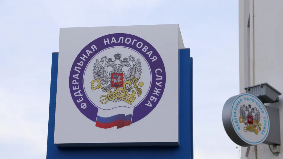Налоговая служба рассылает письма трудоспособным и безработным, у которых зафиксированы крупные покупки при отсутствии видимых доходов — внимание сосредоточено на Москве. Активность инспекции совпала с дефицитом бюджета и ростом обращения наличных.