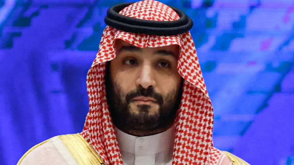Резкое сокращение официальной отгрузочной цены Arab Light и новая скидка к региональным бенчмаркам привели к обвалу цен Brent и Urals. Возврат нефтепотоков через Ормузский пролив усиливает давление на рынок и бюджет России.
