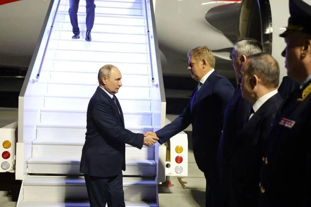 Владимир Путин посетил Новосибирск в рамках визита, посвящённого открытию СКИФа — Сибирского кольцевого источника фотонов.