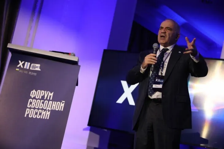 Голосование в Госдуму объявлено фарсом: это переназначение парламента и создание видимости конкуренции, при этом регистрируется список партии «Яблоко».