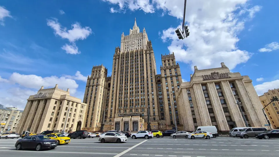 Заместитель министра иностранных дел заявил, что заморозка конфликта без устранения его первопричин невозможна; заявление сопровождается критикой действий западных стран.
