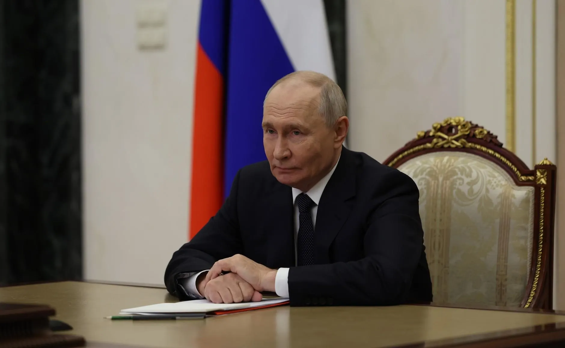 Начальные обсуждения касались повестки и перспектив двусторонних отношений; последуют дополнительные комментарии по итогам встречи.