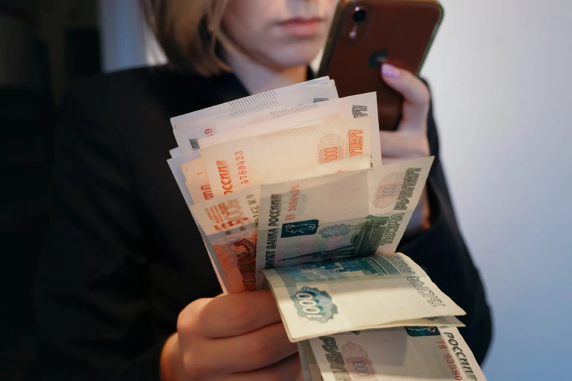 На фоне обсуждений ставки Центробанка реальные препятствия для роста экономики лежат не в дорогих кредитах, а в других факторах.