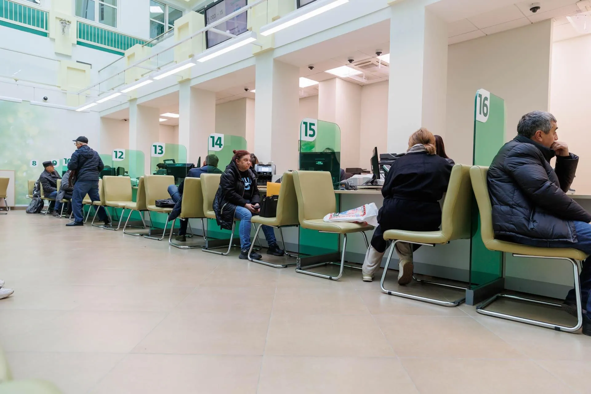 Разбираемся, может ли Россия снова столкнуться с дефолтом и какие последствия ожидают граждан.