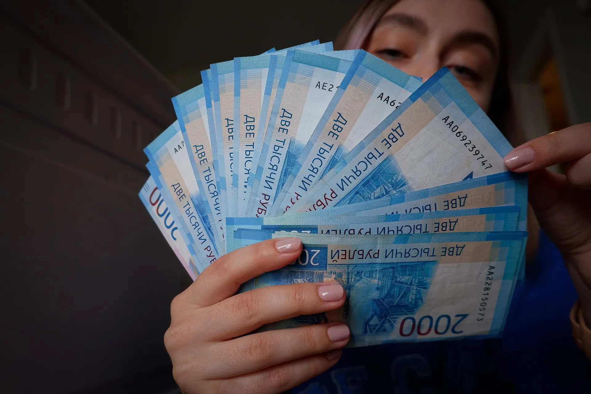 Налоговое бремя граждан растет, новые меры обещают собрать значительную сумму и пополнить бюджет на триллион рублей.